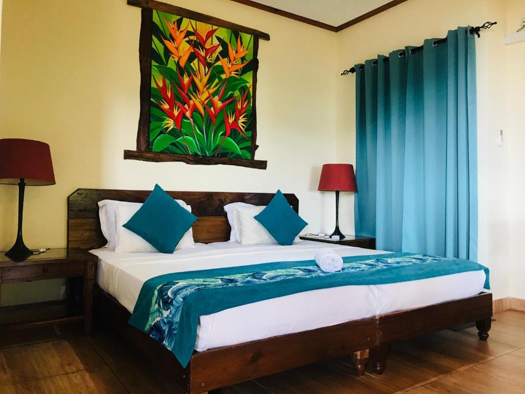 غرفة مزدوجة مطلة على البحر في Villa Des Flots